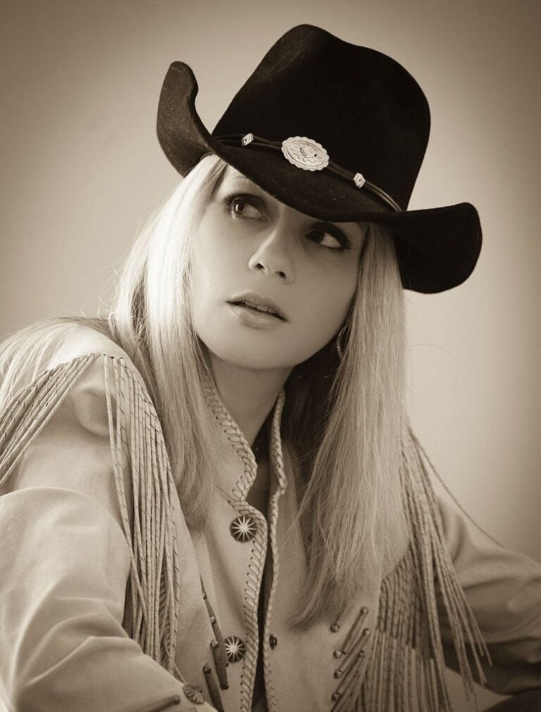 Embracing Timeless Styles with Western Fashion