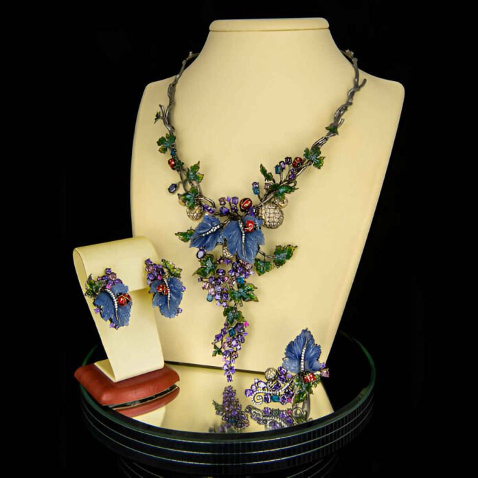 Unveiling the Allure of Van Cleef Necklaces